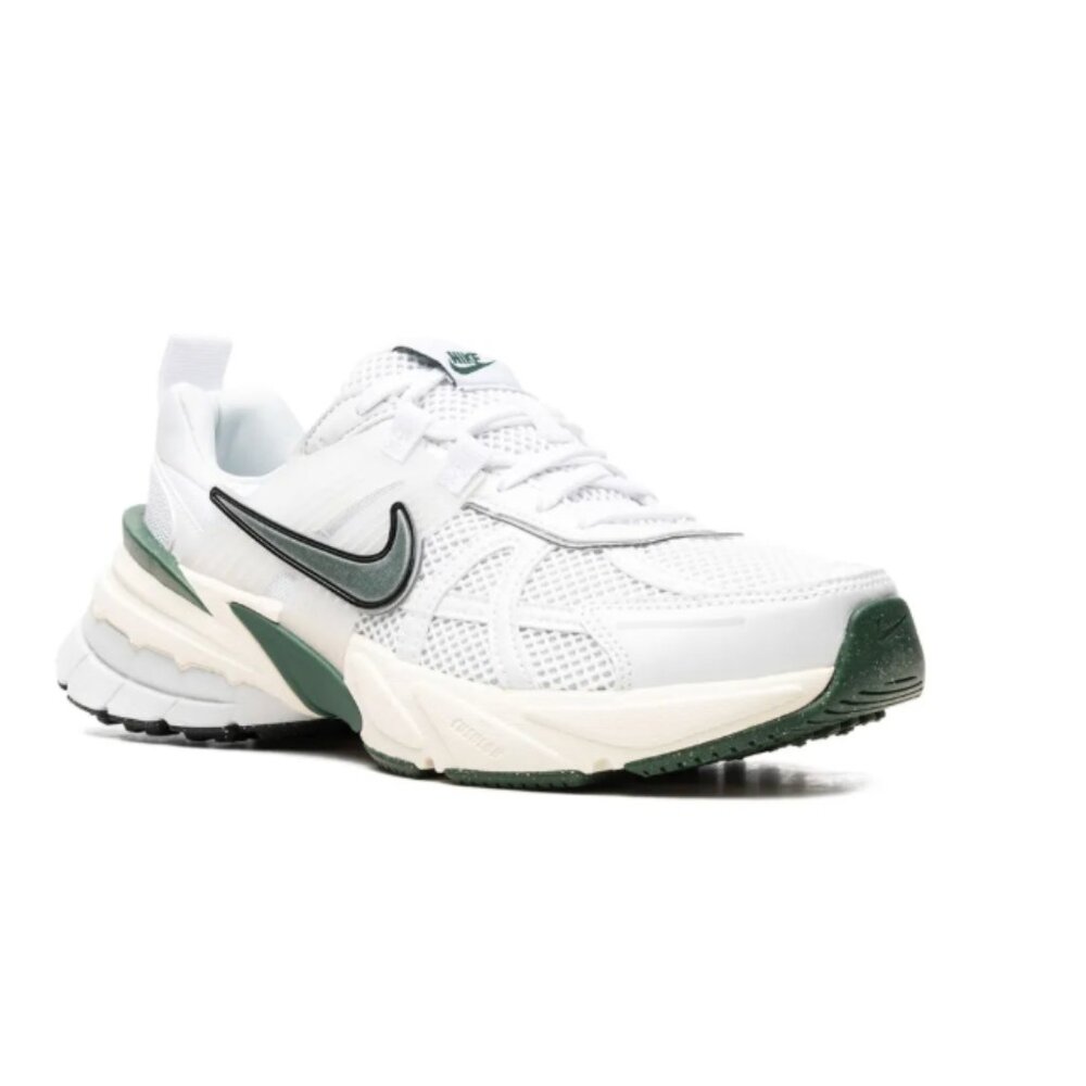NWT Nike V2K Run "Platinum Green" sneakers